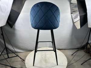 Tabouret de bar moderne de luxe en velours, dossier incurvé matelassé diamant, pieds en métal noir mat pour la maison, le restaurant, l'hôtel, l'appartement - Product Image 6