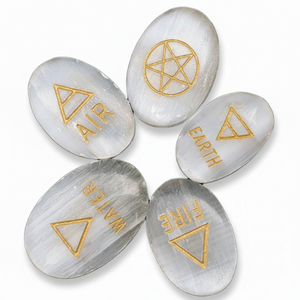 Pierres gravées en vrac de selenite, lot de 7 pièces de haute qualité, pierres à graver avec le paganan, jeu de symboles wiccan: Air, feu, eau et terre, vente en gros - Product Image 1