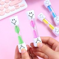 Minuteur de sable coloré et mignon avec design souriant, 3 minutes, en plastique, mini minuteur de compte à rebours pour le brossage des dents, jouet pour enfants, jeu de société