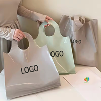 Sac à provisions en PE-BD écologique de haute qualité impression par héliogravure personnalisée sacs-cadeaux en plastique pour vêtements emballage de T-shirt Type PE