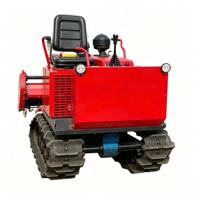 Machine agricole de type chenillé équipée d'un double charrue, d'une semoir et d'un épandeur d'engrais