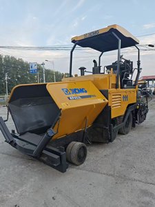 Mini pelleuse à béton et ciment 103 KW RP453L pour la construction routière, mini finisseur d'asphalte à vendre en Chine - Product Image 4