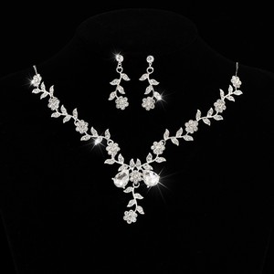 Conjunto de collar y pendientes de diamantes de imitación vintage OEM transfronterizo para novias, accesorios de joyería para baile para damas, venta al por mayor para fabricantes. - Product Image 2