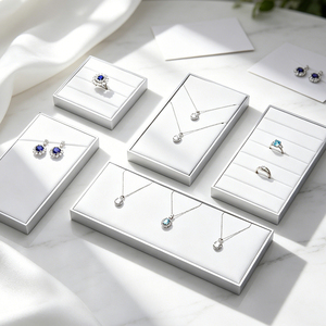 Présentoir à bijoux en métal et PU de luxe léger haut de gamme, accessoires de comptoir pour colliers et bagues pour magasins de détail - Product Image 3