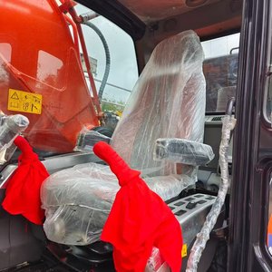 Excavatrice sur chenilles Doosan DX340LCa d'origine, 34 tonnes, faible nombre d'heures de fonctionnement, pour travaux lourds, en promotion. - Product Image 6
