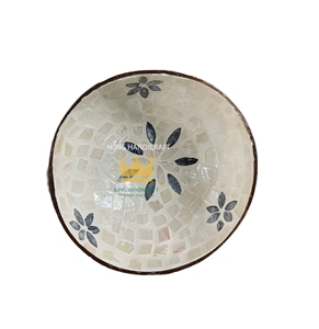 Bols en coquille de noix de coco peints à la main de haute qualité, best-sellers, incrustés de nacre avec motif floral, vaisselle, cadeau du Vietnam - Product Image 1