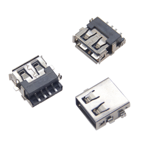 Receptáculo USB Tipo-A Hembra de Montaje Empotrado en Ángulo Recto, Altura de 3.5mm de Placa a Puerto con Brida Reforzada e Isolador Negro - Product Image 3