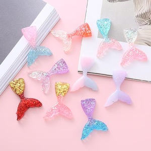 Statuetta di coda di sirena in resina <span class=keywords><strong>per</strong></span> telefono cellulare <span class=keywords><strong>per</strong></span> decorazione di carta di conchiglia con colla a goccia tecnica di pittura Idea regalo - Product Image 1