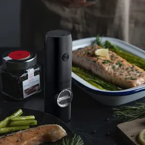 Moulin à sel et à poivre électrique Rechargeable en plastique Offre Spéciale, bon marché, ensemble de moulin à poivre de cuisine avec lumière Led