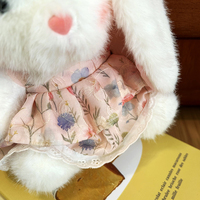 Peluche de haute qualité, mignonne et douce pour la peau, en forme de lapin 3D avec robe florale et bordure en dentelle, pour la décoration de sacs et de porte-clés