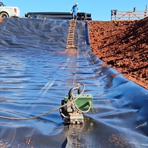 Bâche de bassin en géomembrane imperméable haute résistance <span class=keywords><strong>pour</strong></span> l'aquaculture et la protection des poissons - Product Image 1