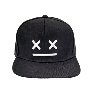 Gorra Snapback Negra de 6 Paneles con Bordado de Ojos Blancos en X, Estilo Urbano Unisex, Casual, con Visera Ajustable, Tela Twill - Product Image 1