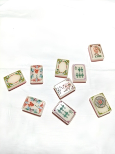Figura Decorativa de Resina Fundida a Mano, Diseño Floral Artístico, Pieza Coleccionable para Juegos, Decoración del Hogar, B H CRAFTS BH-1483 - Product Image 1