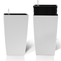 Jardinière carrée intérieure/extérieure moderne en faux rotin, grande jardinière en plastique blanc de 22.6 pouces avec système d'arrosage automatique