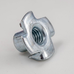 M3 M4 M6 M8 M10 mạ kẽm đồ nội thất Pre nhúng bốn Claw <span class=keywords><strong>Nut</strong></span> 304 thép không gỉ bảng gỗ dát <span class=keywords><strong>Nut</strong></span> TEE hạt với pronge - Product Image 3