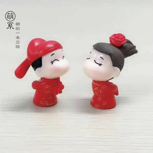 รูปปั้นเรซิ่นคู่แต่งงานแบบจีนโบราณ สีแดง ขนาดเล็ก สำหรับตกแต่งฉาก DIY - Product Image 1