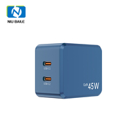 Chargeur rapide universel 45W avec deux ports Type-C, design pliable, matériau PC ignifuge, conformité PD/FCP, protection contre les surcharges