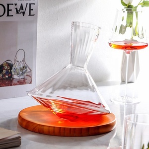 Décanteur à <span class=keywords><strong>vin</strong></span> rotatif <span class=keywords><strong>de</strong></span> 1560 ml, <span class=keywords><strong>a</strong></span>érateur <span class=keywords><strong>en</strong></span> <span class=keywords><strong>verre</strong></span> <span class=keywords><strong>de</strong></span> 225 mm <span class=keywords><strong>de</strong></span> hauteur pour hôtels et cadeaux (vente <span class=keywords><strong>en</strong></span> gros) - Product Image 2