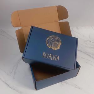 Cajas de Cartón Corrugado Azules y Kraft Personalizadas con Impresión en Dorado - Cajas Plegables para Envío y Regalos - Product Image 5