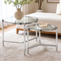 Ensemble de 2 tables basses gigognes rondes avec plateau en verre, structure en métal argenté et pieds en acrylique – Meubles de salon modernes et luxueux