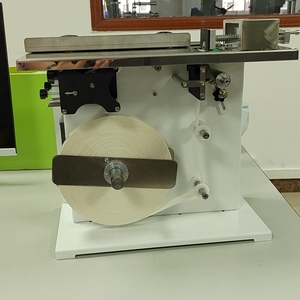 Applicateur d'étiquettes d'angle à angle droit pour boîtes de cosmétiques/produits chimiques/soins de santé et autres boîtes – Machine de pose d'étiquettes - Product Image 3