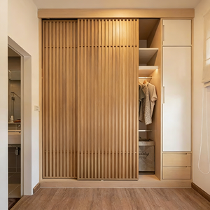 Armario de Madera Personalizado y Económico BALOM, Diseño de Rayas Verticales que Agrega Capas Espaciales, Mueble de Dormitorio - Product Image 2