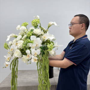 Arrangement <span class=keywords><strong>de</strong></span> fleurs <span class=keywords><strong>de</strong></span> mariage fait à la main <span class=keywords><strong>Bouquet</strong></span> <span class=keywords><strong>de</strong></span> <span class=keywords><strong>lys</strong></span> calla artificiel blanc vert Rose hortensia 50cm pièce maîtresse <span class=keywords><strong>de</strong></span> boule <span class=keywords><strong>de</strong></span> fleur - Product Image 5