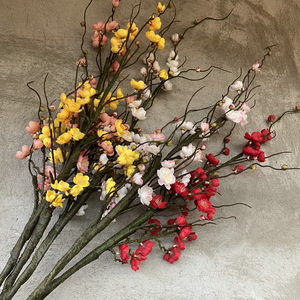 Décoration de mariage YL : Arbre de <span class=keywords><strong>prunier</strong></span> artificiel <span class=keywords><strong>en</strong></span> cire, fausses <span class=keywords><strong>fleurs</strong></span>, pour salon, jardin, cour, plantes décoratives, ornements - Product Image 1