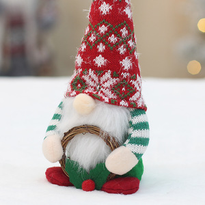 Décoration de Noël en tricot, gnome sans visage, cadeau de fête intérieure, chapeau à motifs rouge et vert, décoration textile écologique - Product Image 4