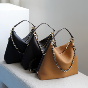 Elegante Bolso Tote de Cuero Genuino con Bloques de Color, Forma de Cubo, Cierre de Cremallera y Hebilla, Uso Diario, Todas las Estaciones, Primavera 2025 - Product Image 1