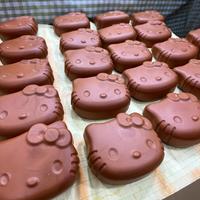 Jouet KT à grosse tête en PU, doux, collant, parfum chocolat et lait, très populaire auprès des jeunes et adolescents