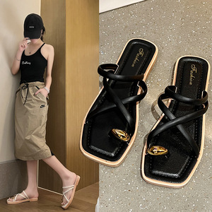 Pantuflas para Hombre y Mujer, Elegantes y Modernas para Uso en Exteriores, con Ajuste Versátil y Función Antideslizante - Product Image 2