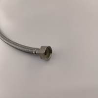 Tuyau flexible tressé en PVC d'acier inoxydable de conception moderne pour la salle de bains de cuisine de toilette pour des hôtels