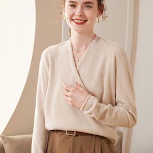 Maglione invernale con scollo a V <span class=keywords><strong>in</strong></span> <span class=keywords><strong>Cashmere</strong></span> con polsini arrotolati semplice maglione a fondo lavorato a maglia da <span class=keywords><strong>donna</strong></span> - Product Image 3