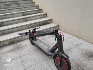 สกู๊ตเตอร์ไฟฟ้ามอเตอร์แบบไร้แปรงถ่าน250วัตต์ยางอลูมิเนียมอัลลอยด์ขนาด8.5นิ้วกันน้ำได้สำหรับตัวแทนจำหน่าย - Product Image 2