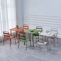 Ensemble de jardin d'extérieur de designer nordique, table de repas en fer forgé pour l'extérieur, table carrée moderne simple et imperméable pour balcon