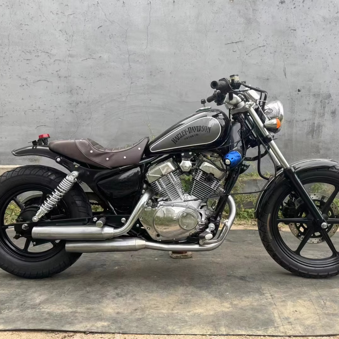 Atractivo Intemporal de motocicletas chopper clásicas: Perfecto