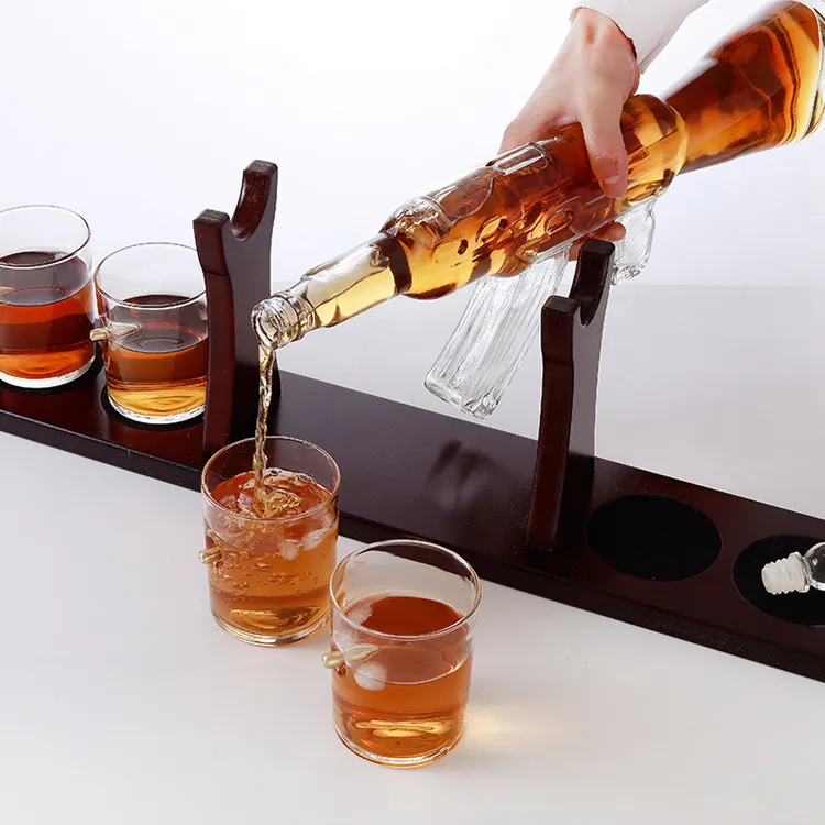 Handmade glass bottle decanter AK 47 gun shape bottle glass whiskey decanter and glasses sets aK 47 vodka