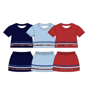 Tenue de sport personnalisée pour enfants : Ensemble short, jupe et haut court pour petite fille, à rayures brillantes, séchage rapide, idéal pour le 4 juillet - Product Image 1