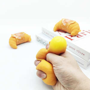 Juguete Antiestrés de Goma con Forma de Croissant, Simulación de Pan, Estilo Comida Creativa, Blandito y Rebotador para Aliviar el Estrés, Venta al por Mayor para Exportación - Product Image 4
