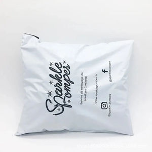 Bolsas de Envío de Plástico Poliéster Negras al por Mayor, de Alta Calidad, Impermeables, con Logotipo de Marca Impreso Personalizado, para Ropa - Product Image 3