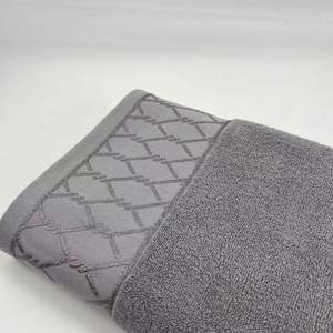 ผ้าขนหนูอาบน้ำโรงแรม 100% ผ้าฝ้าย ขนาด 70x140 ซม. ลายทอโบรเคด ซึมซับน้ำได้ดี สัมผัสนุ่ม - Product Image 3