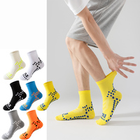 Vente en gros de bas quantité minimale de commande Massage Dots Running Jogging Sports Bas Anti-dérapant Hommes Femmes Crew Quarter Chaussettes Rembourrées