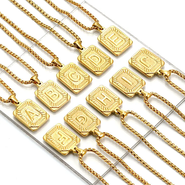 Gepersonaliseerde 18K Gold Rvs Brief A-Z Initial Kaart Ketting Rechthoek Alfabet Hanger Ketting Voor Vrouwen Mannen