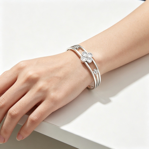 Bracelet élégant pour femme en acier titane plaqué or rose, double couche, creux, trèfle à quatre feuilles, zircon, respectueux de la peau, vente en gros - Product Image 6