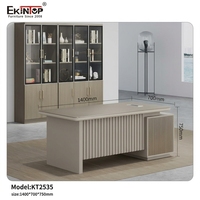 Bureau de direction moderne de luxe haut de gamme Foshan 1,4 m avec armoire de rangement, bureau de PDG/manager en bois grain chevron silencieux