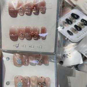 Faux ongles à presser, motifs aléatoires, 10 pièces/ensemble, haute qualité, uniques pour les fêtes - Product Image 4