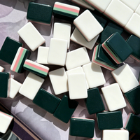 Jeu de Mahjong vintage américain avec des tuiles à motifs floraux botaniques, en bambou, avec des motifs de rose, de figuier, d'hibou, de papillon, de dragon et de joker