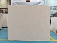 Dalles et carreaux en pierre calcaire beige Moleanos pour murs et sols