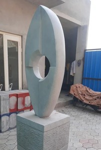 Sculpture moderne en fibre de verre de qualité supérieure, statue d'art faite à la main pour la décoration de la maison, du jardin, de l'hôtel et du bureau, disponible à la vente - Product Image 6